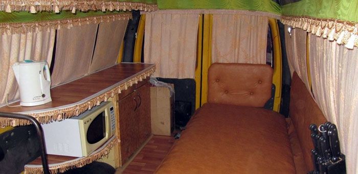 ตัวเลือกในการจัดรถ GAZelle เป็นบ้านเคลื่อนที่