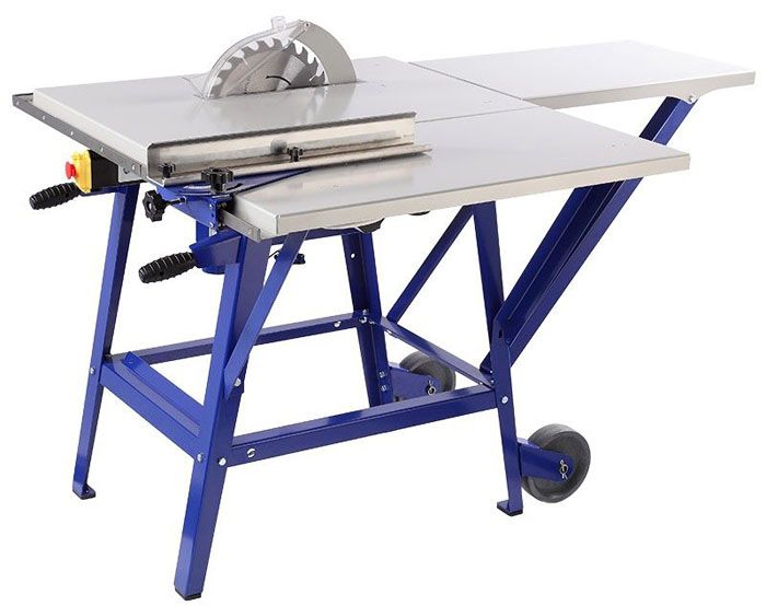 Il modello Belmash CBS-2400 è posizionato sul pavimento, ma a causa della presenza di ruote nel suo design, può spostarsi sulla sua superficie