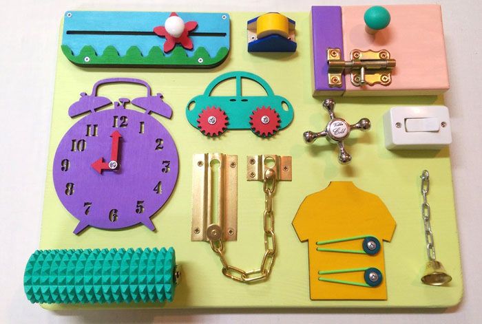 Не е необходимо да се прави дъска в цялата стена: това може да бъде цяла поредица от структури за развитие, дадени на детето на части