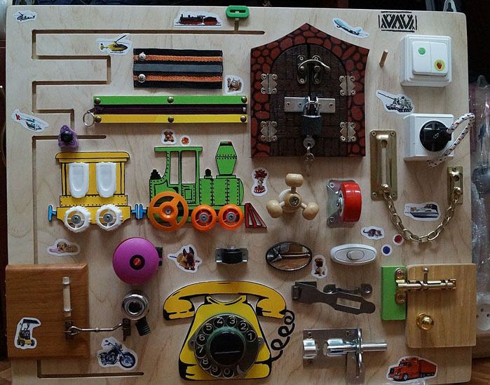 Помислете за бизнес съвет. На пръв поглед някои подробности изглеждат излишни и дори опасни - няма нужда да се притеснявате! Всички елементи помагат на детето да опознае света около него