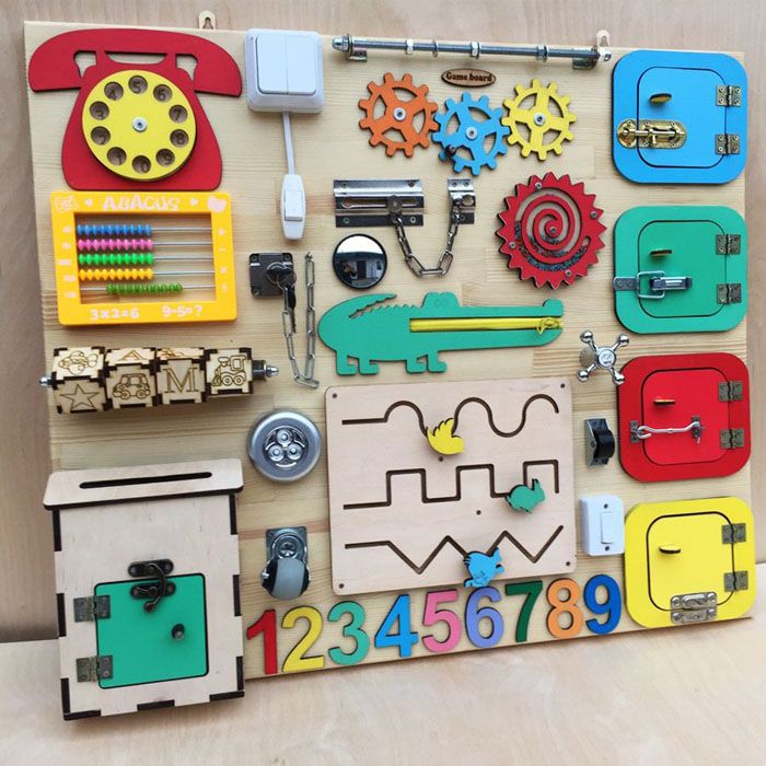 За любопитно едногодишно бебе такова табло ще бъде разкошен подарък.