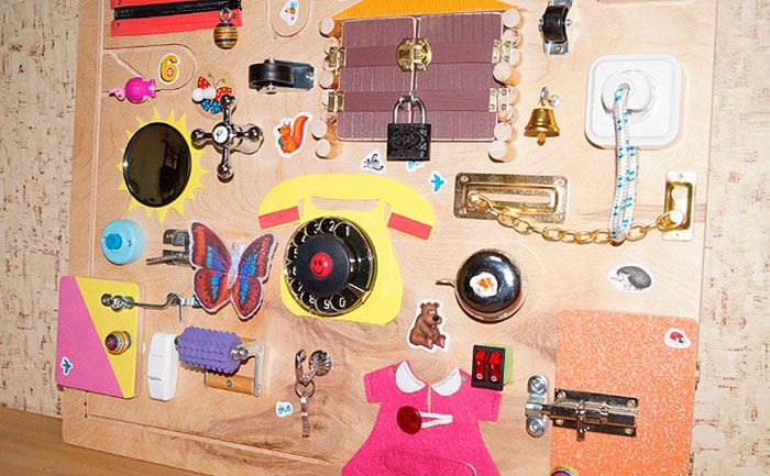 Дъските за момичета обикновено са бледорозови и с изобилие от текстил