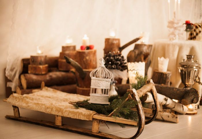 Lengan boleh cukup besar dan dipasang di bawah pokok Krismas, berhampiran perapian, di ambang tingkap