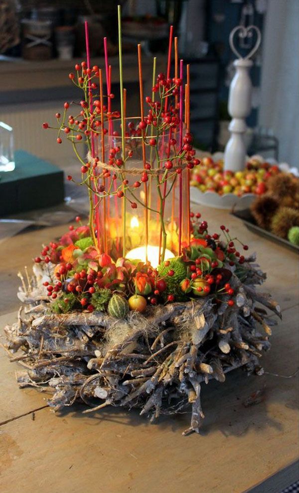 Gelas kaca atau pasu menjadi asas lilin yang bergaya.