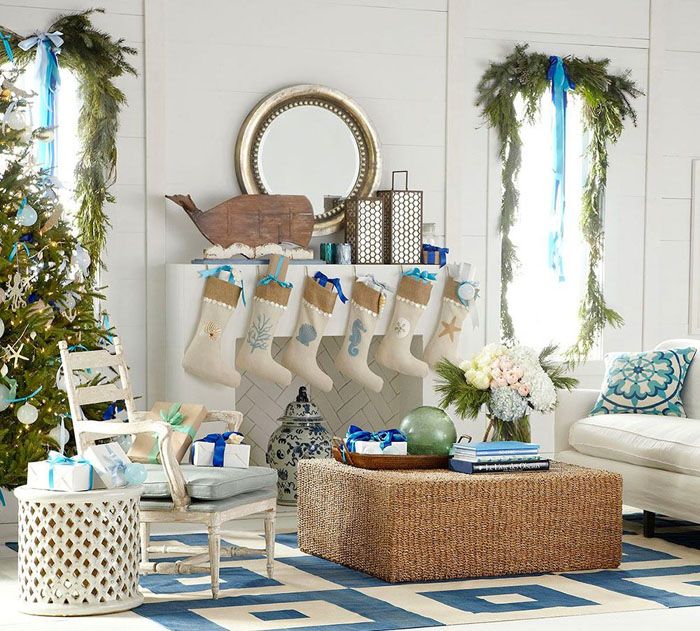 Ghirlandele pot fi, de asemenea, făcute din tuja și arată excelent pe ferestre