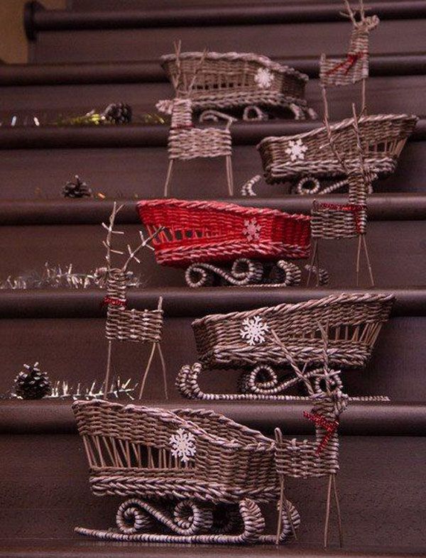 Sania este, de asemenea, ușor de țesut din tuburile de ziar. Pot fi lăsate goale sau umplute cu decorațiuni pentru brad.