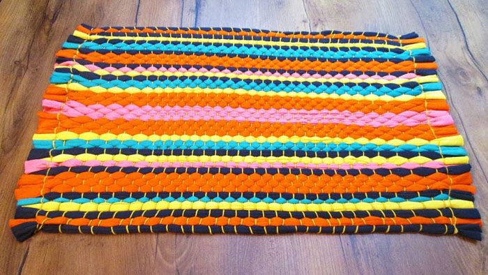 Fă-ți singur covorul din lucruri vechi