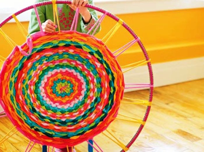 Țesut pe un cerc de hula