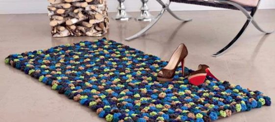 Tappeto fai-da-te da cose vecchie