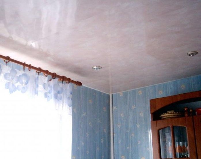 The color gamut is not yet represented in a wide range, but the presented shades and patterns are already enough for a good choice