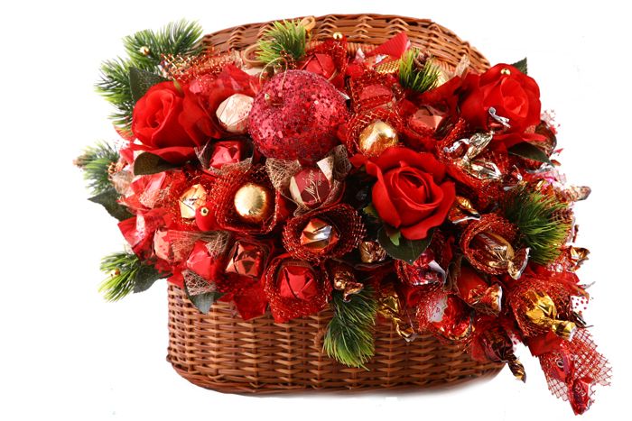 Sweet baskets are decorated with New Year's shades of green, red and gold. For flower petals, you can use red corrugated paper