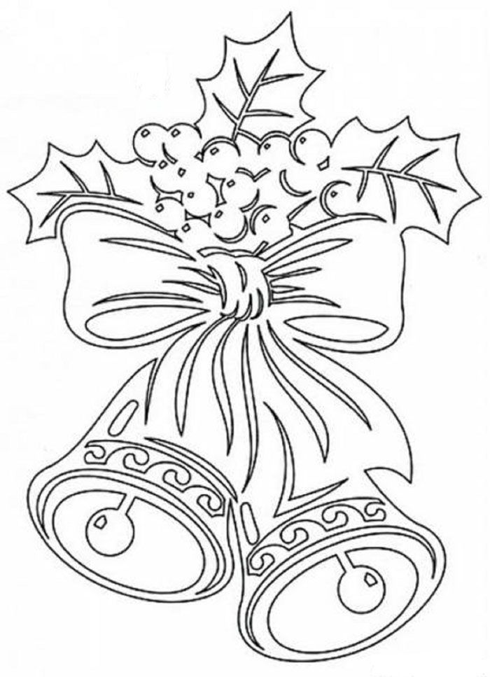 The point of creating a stencil is not in the outline of the figure, but in its patterning. We make a couple of additional lines, and we get a beautiful figure.