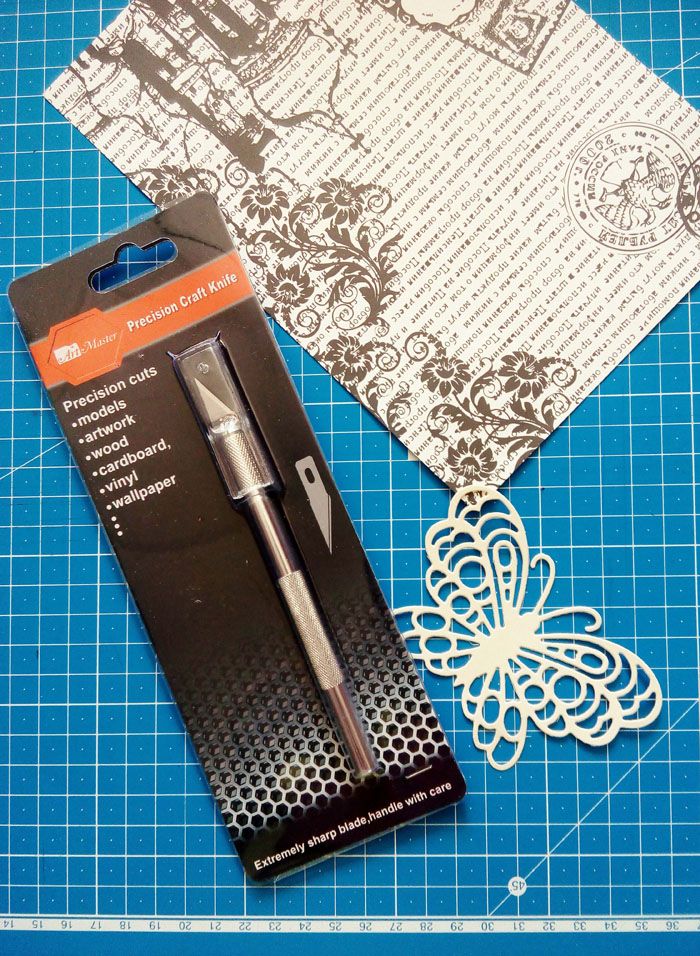 The cutter is inexpensive and also has a spare cutting element