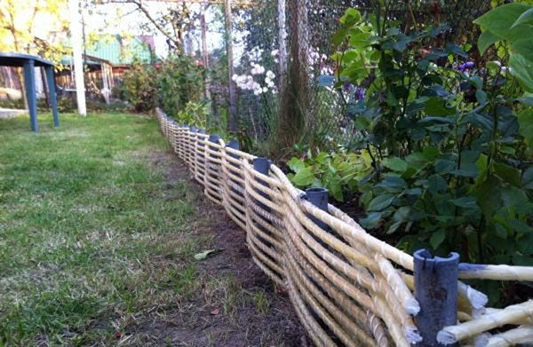 Mit SPA einen dekorativen Zaun bauen