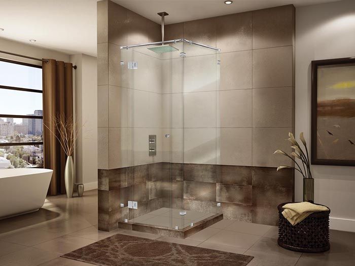 Divisorio in vetro con porte a battente situato in un monolocale