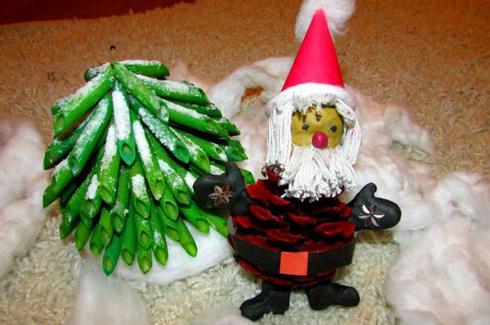 Детето само е в състояние да залепи главата, ръцете и краката си върху съцветието, дори ако прекарва повече време върху него