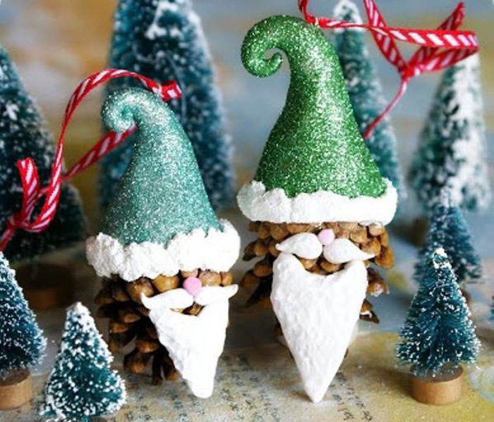 Полимерната глина ще си свърши работата, оставяйки коледната играчка полезна за повече от една година. Не се притеснявайте, ако сте начинаещ и искате да опитате да работите с толкова прекрасен материал - всичко ще се получи!