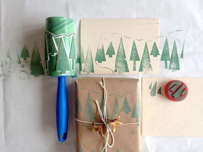 Wall paint rollers can also be used to decorate packaging. These replaceable rollers are made of foam or silicone.