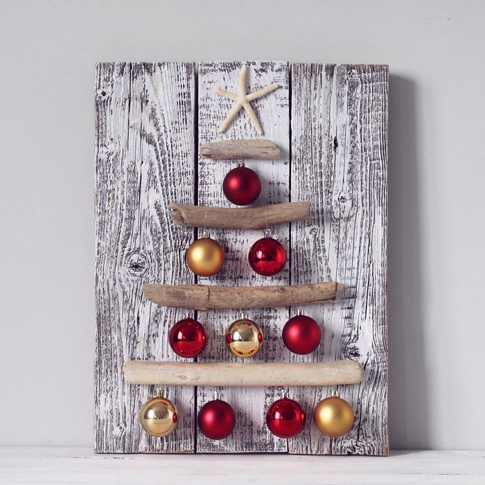 Even from simple three boards, a creative panel is obtained! The cost of work is not high, as is the time spent on work