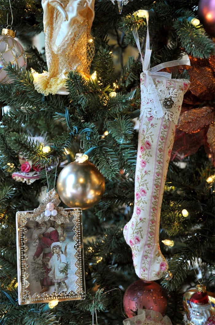 Decorating a Christmas tree should be truly fabulous: the abundance of small details of each toy is a must - this is the whole world!