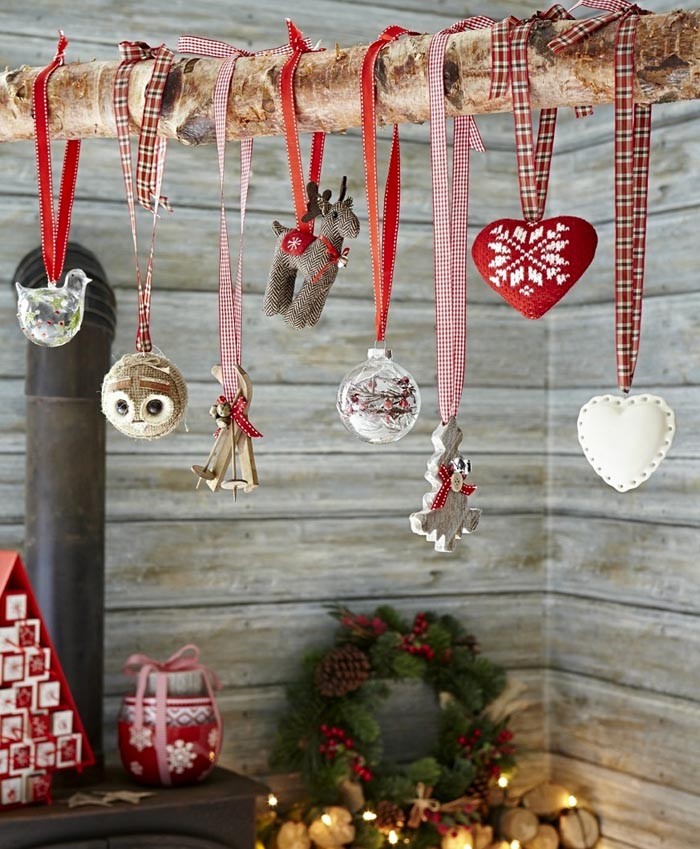 Hand-made hanging toys will perfectly fit into the idea of \ u200b \ u200bthe decor of the hall