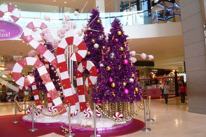 Weihnachtsdekoration für Geschäfte und Einkaufszentren