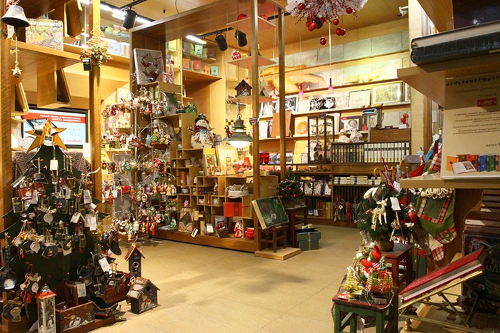 Und in einem kleinen Laden gibt es immer einen Platz für Originalschmuck