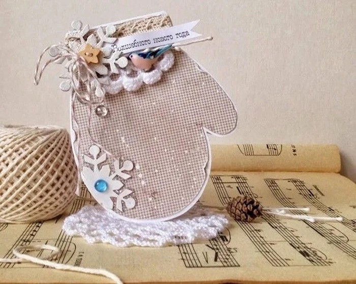 Even a small amount of decorative elements can capture the attention of the donee for a long time