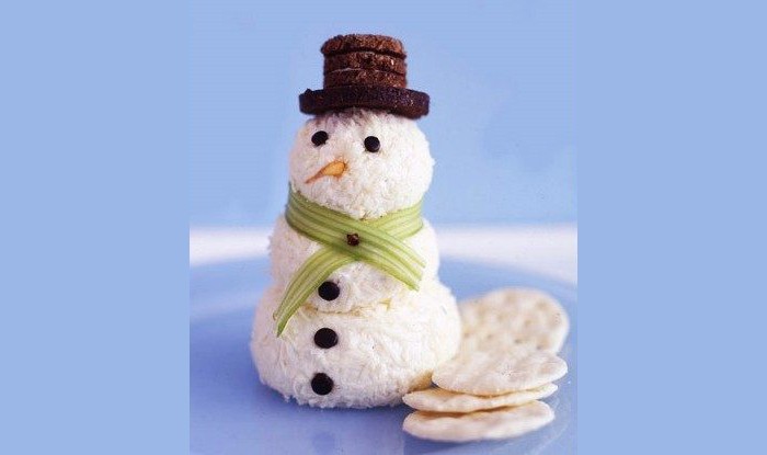 Rice balls with cheese and fish inside perfectly imitate the snow guest!