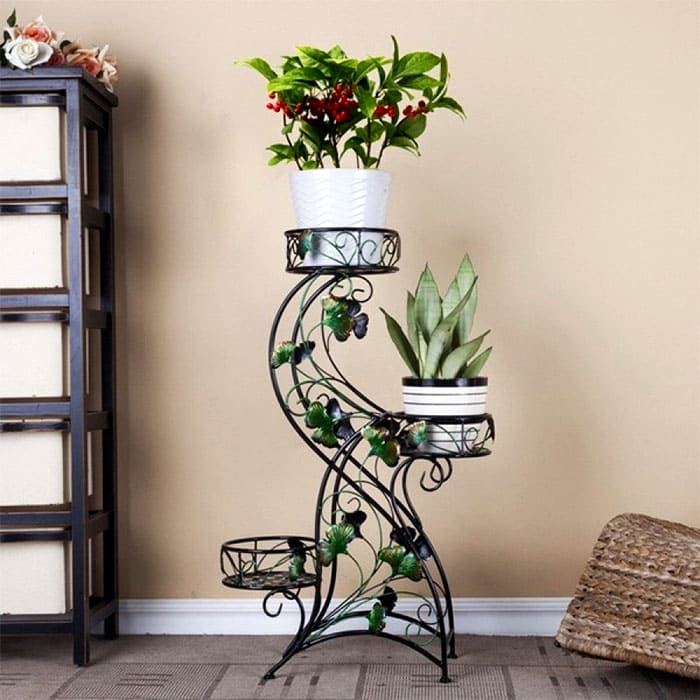 Кованите стойки са подходящи за модерен, класически, бароков стил