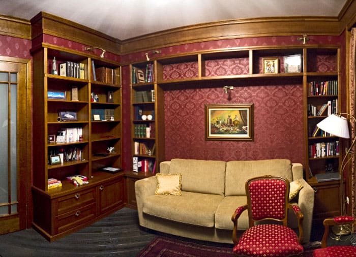 Built-in corner bookcases and home libraries look interesting. This is a full-fledged part of the wall, making up a single composition.