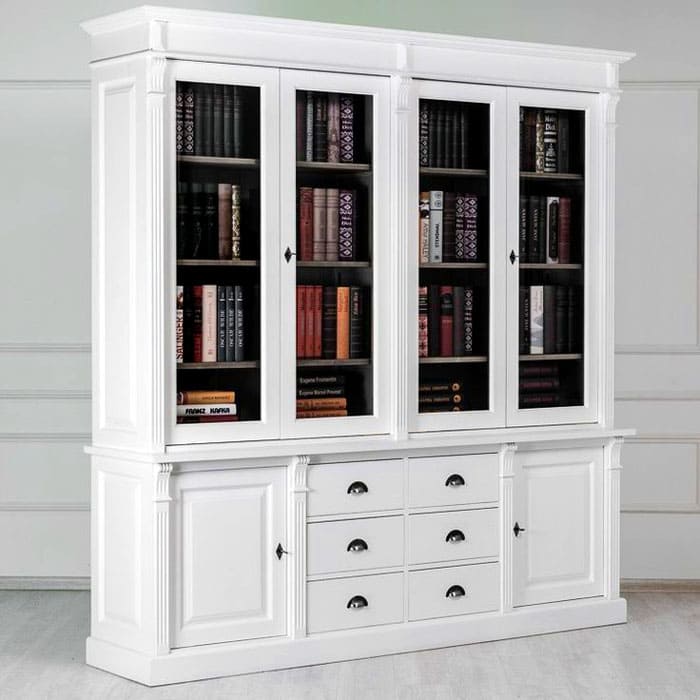 Light colors do not seem inharmonious against the backdrop of a country setting