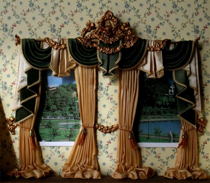Swags and chill molds, fringe on curtains, cords, gold embroidery will look luxurious on the windows