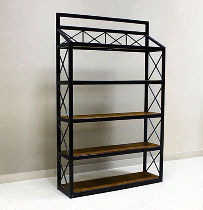 Рафтовете са удобни и ясни в интериора. За тях не е трудно да намерят място близо до стената или на онези места от стаята, където се предполага зонирането на пространството