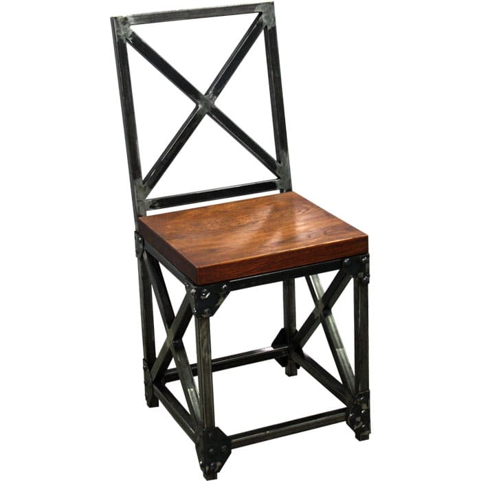 Металът и дървото раждат един състав, и, очевидно, удобен