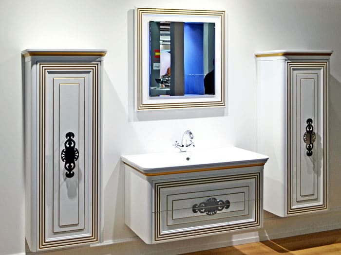 คุณสามารถสร้างชุดเดียวจากชุดที่เข้ากันได้โดยวางตู้แนวตั้งไว้ด้านข้าง