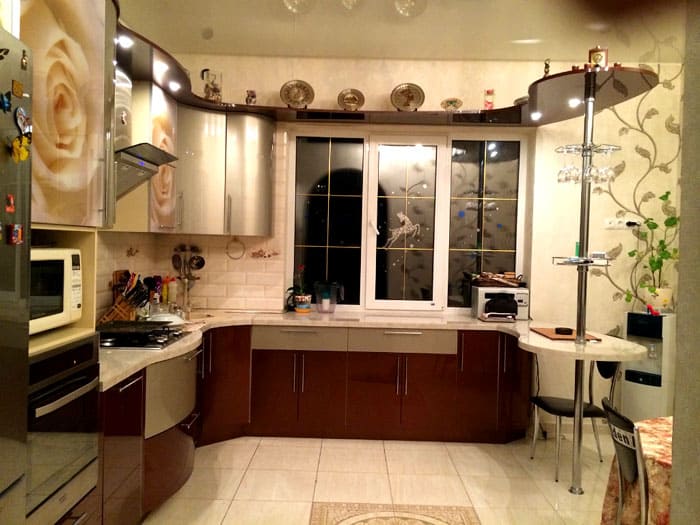 Vertical roof rails can be fastened in a spacer or with anchors