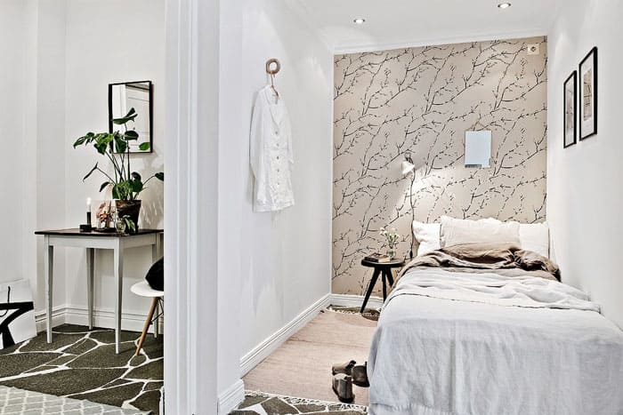 ห้องนอนเล็ก ๆ ยากต่อการตกแต่งผนังจึงกลายเป็นสำเนียง