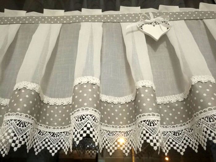 คุณสามารถใช้เคล็ดลับและใช้ม่านแสงสำเร็จรูปขนาดเล็ก กลายเป็นโคมไฟที่ให้ความสะดวกสบายภายในบ้านและแสงที่นุ่มนวลอบอุ่น