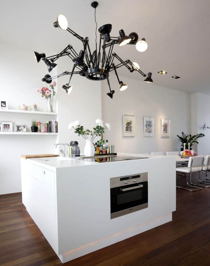 В противен случай цветът на полилея е част от екипа, част от кораба, така че можете да разчитате на основните нюанси на стаята