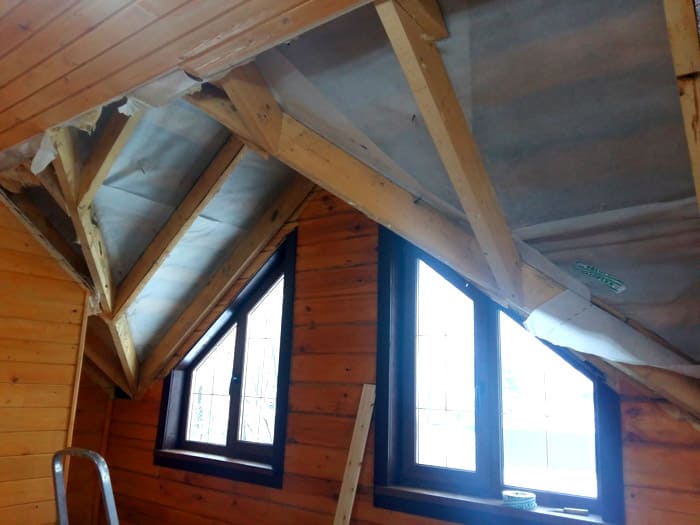 Versiones más densas (50-100 g / m², categoría A), adecuadas para el aislamiento del viento de cubiertas, fachadas, como capa protectora contra la humedad y la condensación