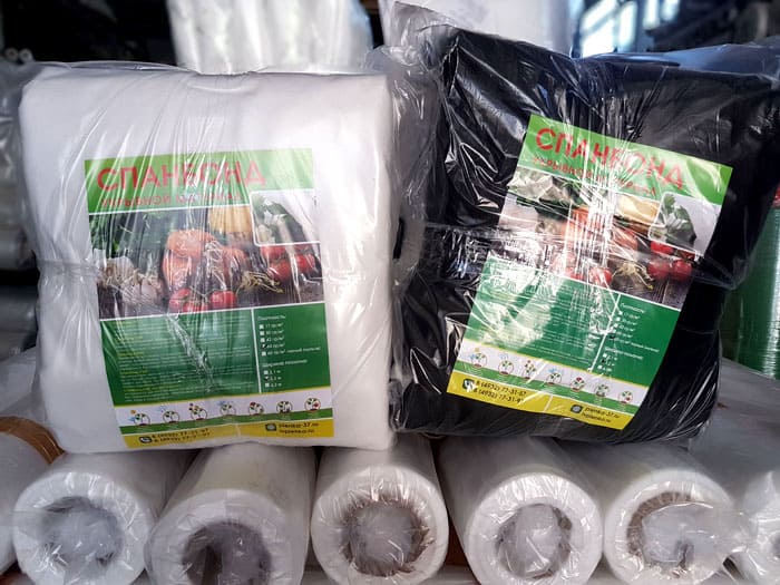 Posteriormente, se recuerda el lienzo resultante y el material en sí se enrolla en rollos.