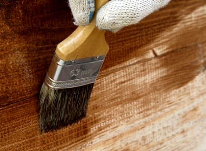 Χρωματισμός ξύλου με φλοιούς κρεμμυδιού