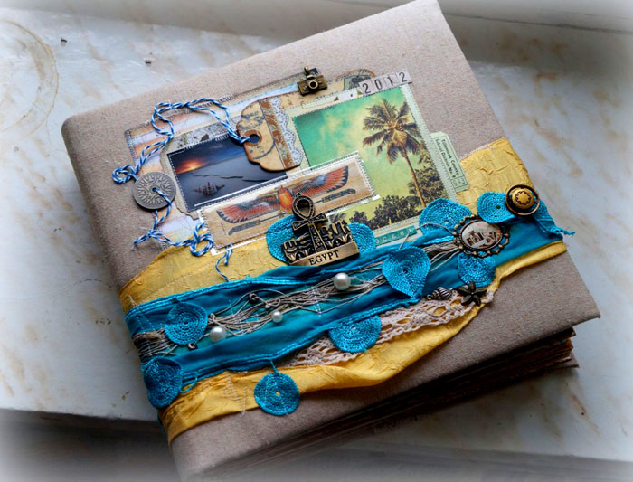 Cada página é projetada para corresponder ao lugar na foto