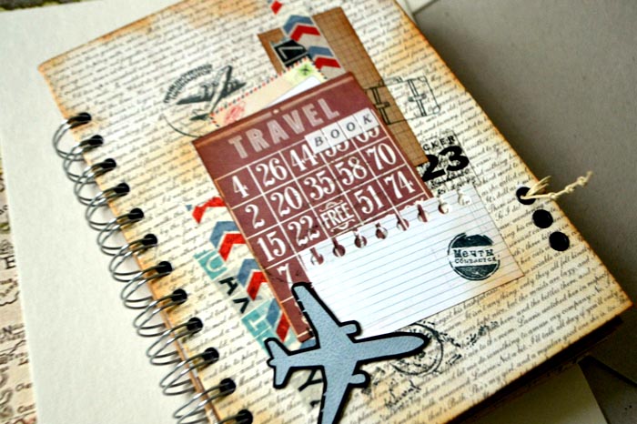 A capa parece exortá-lo a abri-lo rapidamente e ver a jornada com seus próprios olhos.