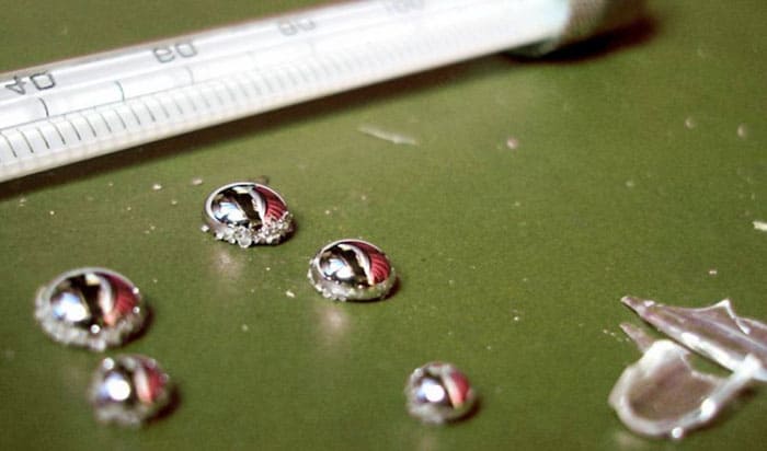 Като приемник могат да се използват специални еко кутии. Но те могат да се използват само ако живачните топчета са поставени в малък съд.