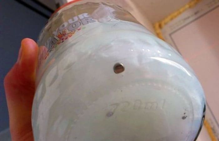 По-добре е да изберете прозрачен буркан за събиране на отровни вещества