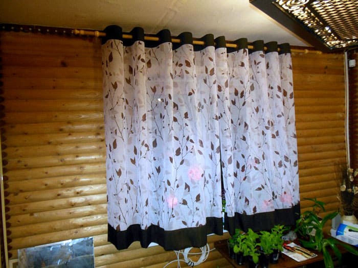 Rèm ngắn ít được sử dụng hơn, nhìn chung, chúng phù hợp hơn cho phòng bếp hoặc phòng trẻ em