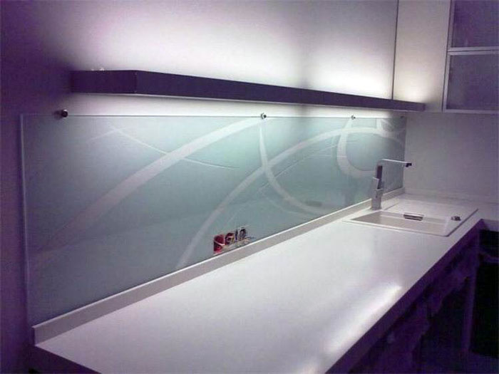 Hanging fasteners with silicone washers