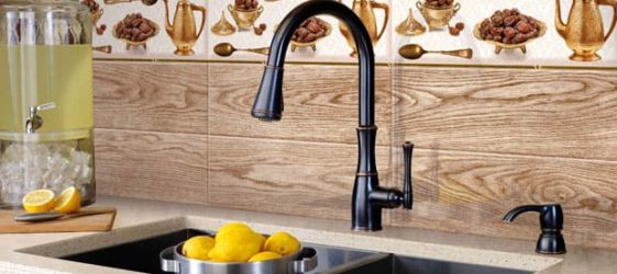 Grembiule da cucina in piastrelle: design, foto